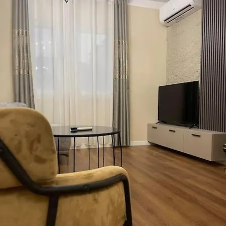 Square Komuna Apartman Tirana