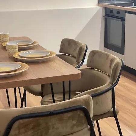 Square Komuna Apartman