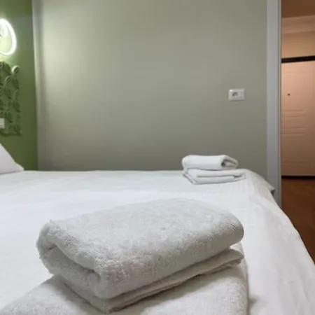Square Komuna Apartman *